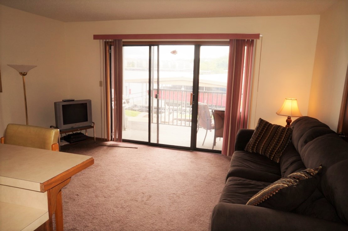 Virtual tour for C 102 Harbor Point Condo, Osage Beach, MO 65065 74,900