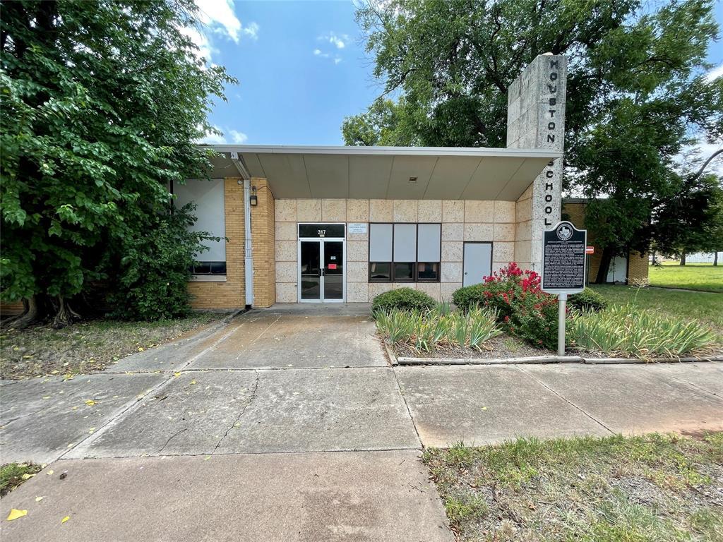 317 N 6th Street, Abilene, TX 79601 152,000 10628.00 Sq.ft